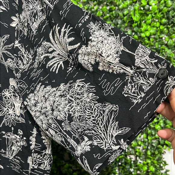 Top Shop RT: $50 Safari Savana Print Black and White Tropical Shirt size 6 - Picture 3 of 7
